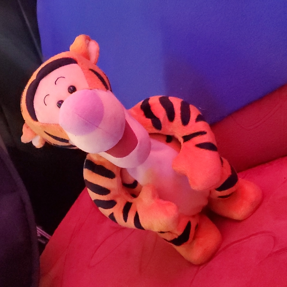 1998 Disney Tigger figurine